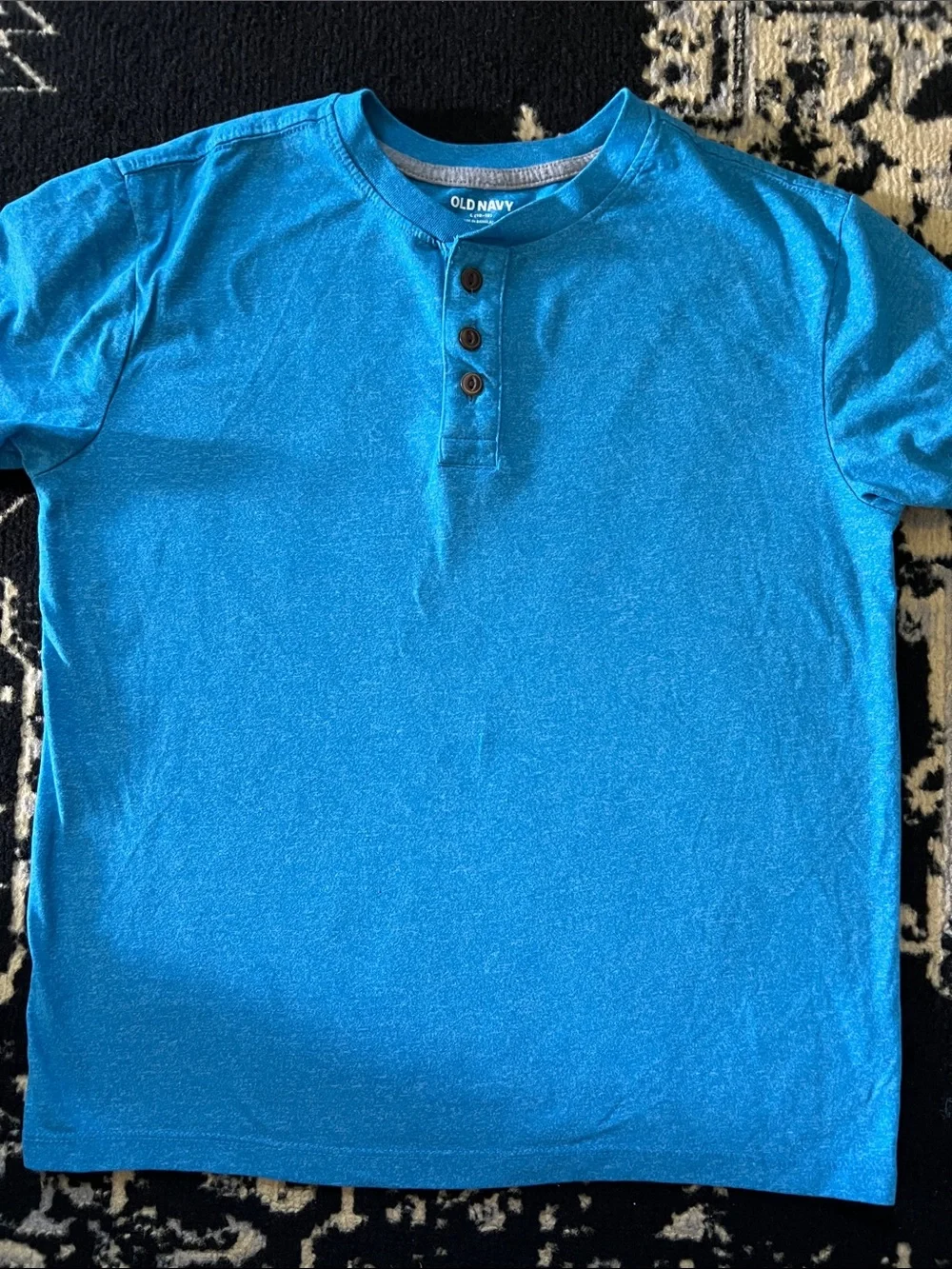 Boys 4 pc Old Navy/Cat& Jack tees size L 10/12